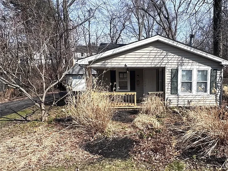 1563 Maplegrove Rd — Photo 1