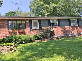 1710 Chestnut Ln, Philadelphia, PA 19115