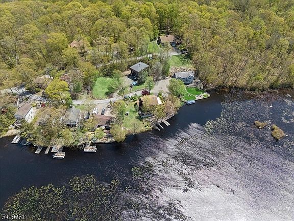 3rd image of 137 S Shore Rd