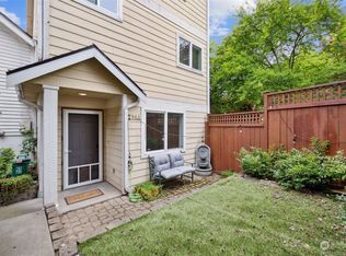 9446 15th Ave SW, Seattle, WA 98106