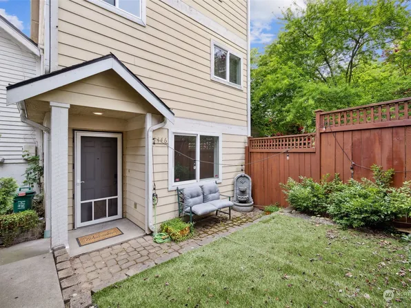 9446 15th Avenue SW, Seattle, WA 98106