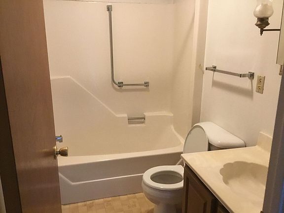 5th image of 6530 Derry St APT D