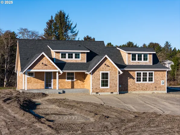 90226 Hobie Rd, Warrenton, OR 97146