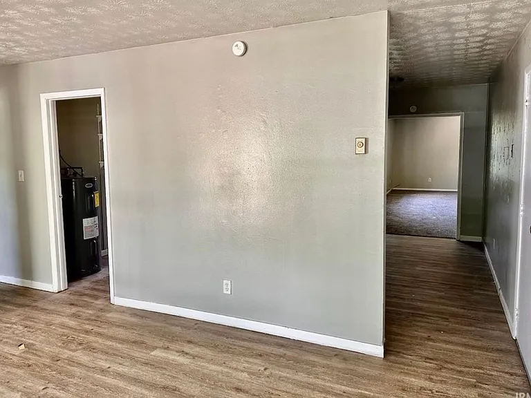 203 W Paulette Ave — Photo 4