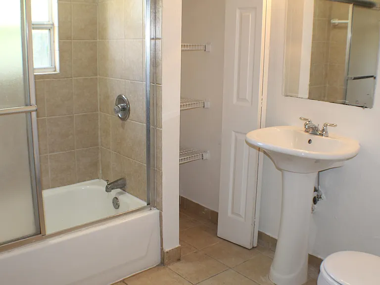 595 Brentwood Dr — Photo 8