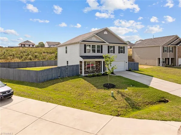 4480 Green Valley Dr, Trinity, NC 27370