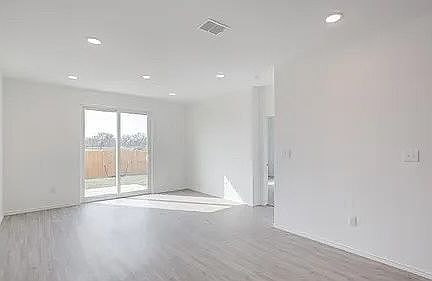 3rd image of 5511 Fossil Way
