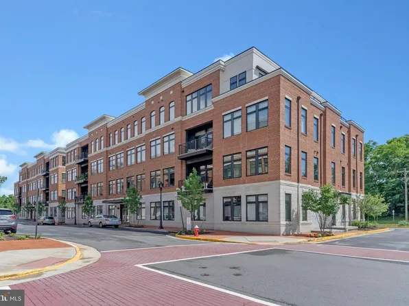 3 Stationmaster St SE APT 201, Leesburg, VA 20175