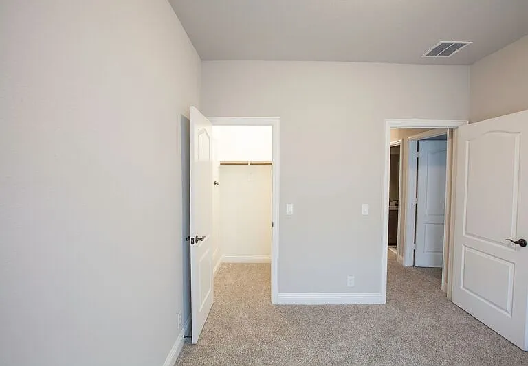 1501 Laurence Ln — Photo 33