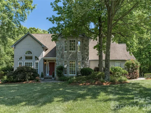 21121 Blakely Shores Dr, Cornelius, NC 28031