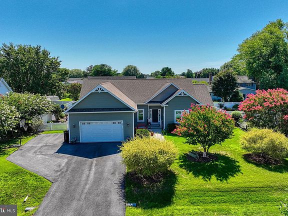 2nd image of 16853 Lancaster Rd