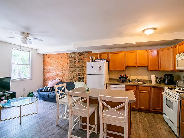 1715 Christian St #2F — Photo 2
