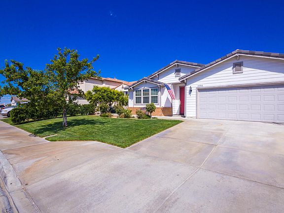 3rd image of 43844 Sierra Vista Dr
