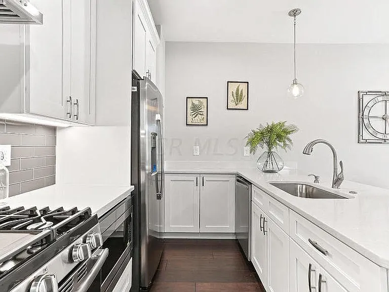 1513 Oak St — Photo 8
