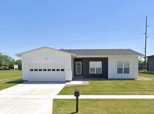 4105 Shocker Rd, Cedar Falls, IA 50613