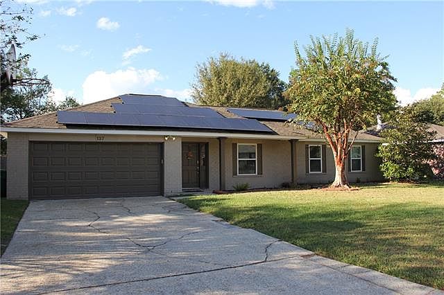 1st image of 137 Goldenwood Dr