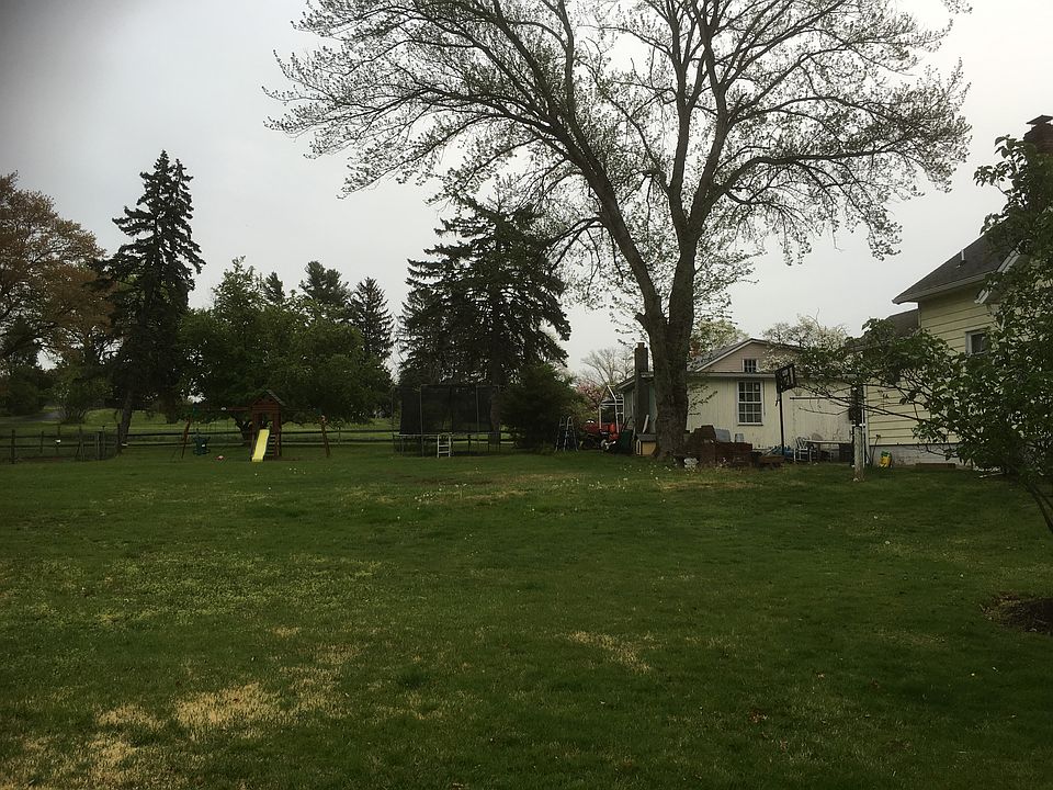 2nd image of 689 Weston Canal Rd