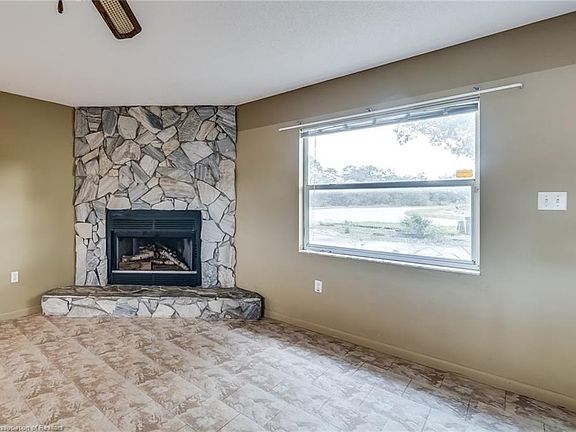 3rd image of 236 Lakeland Dr