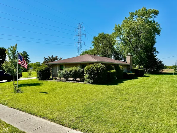 4860 Woodcrest Dr, Columbus, IN 47203
