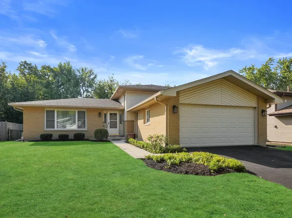 7040 Foster Rd, Downers Grove, IL 60516