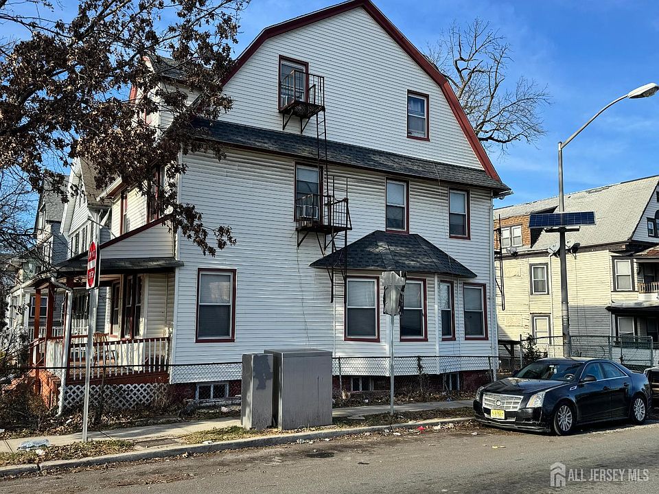 1st image of 278 William St