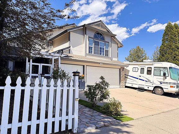 RV is 33 ft. long 