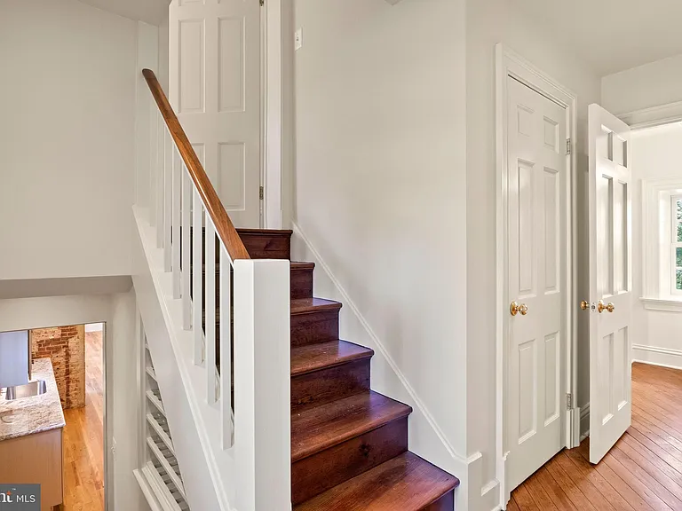 16131 Old York Rd — Photo 45