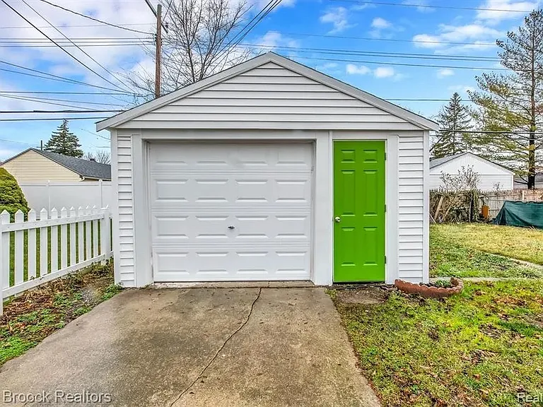 26333 Brush St — Photo 15