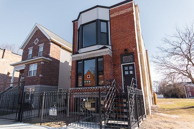 1st image of 713 E Bowen Ave