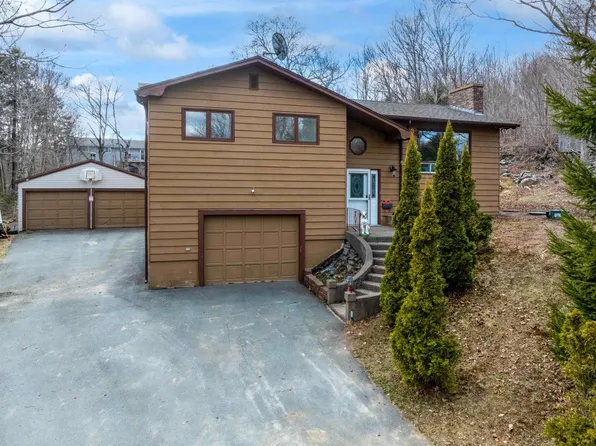 86 Theresa Ct, Halifax, NS B3E 1B1