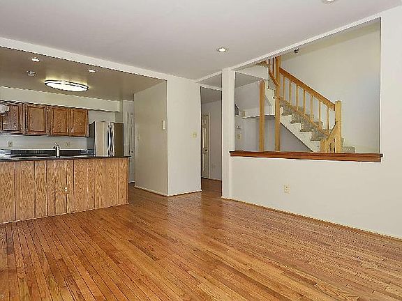 4th image of 12530 Flatwood Cir