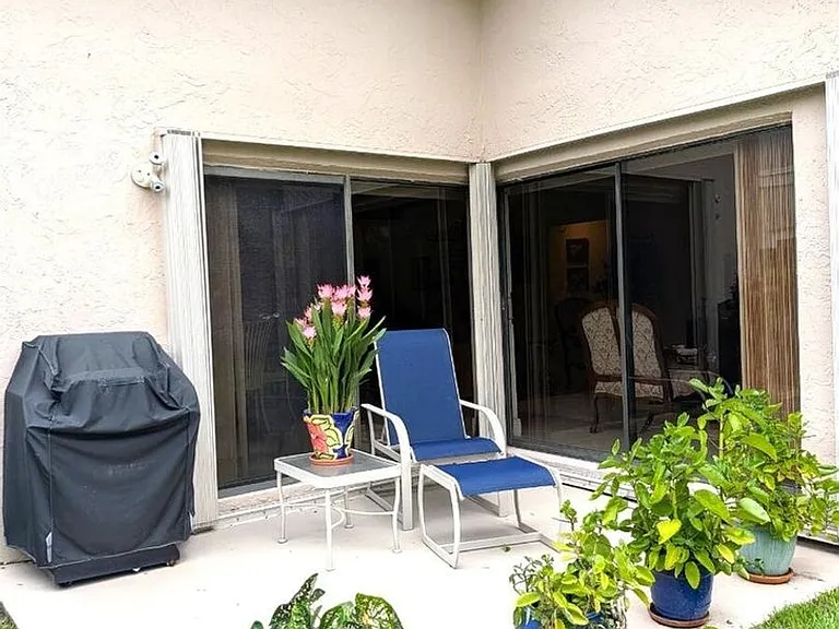 20852 Via Madeira Dr — Photo 2