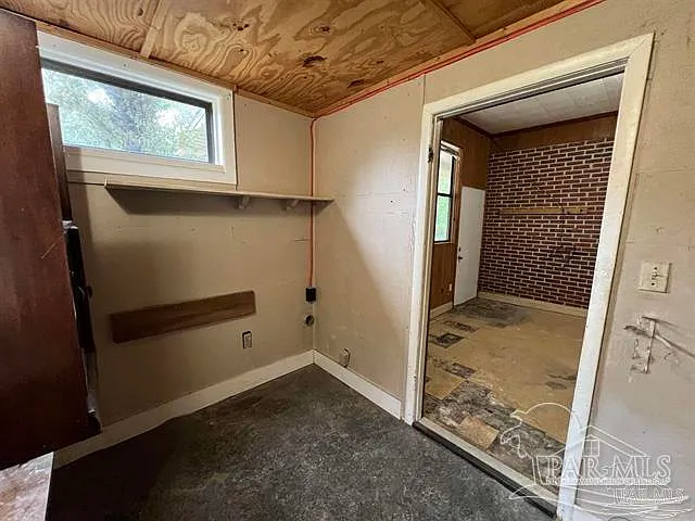 5733 Orange St — Photo 16
