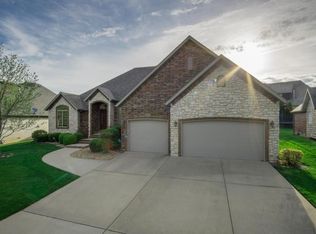 6036 S Lakepoint Dr, Springfield, MO 65804