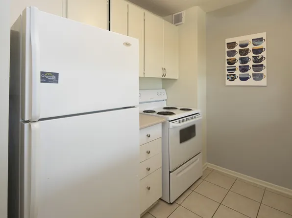 Pleasant Park, 2025 Othello Ave, Ottawa, ON K1G 3R4