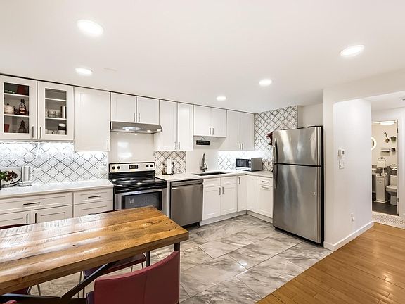 5th image of 1270 N Marion St #210