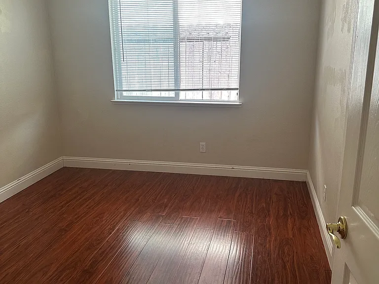8910 Glacier Point Dr #3 — Photo 1