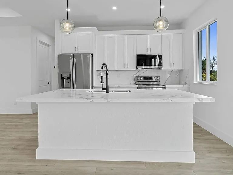 13438 McIntosh Ave — Photo 5