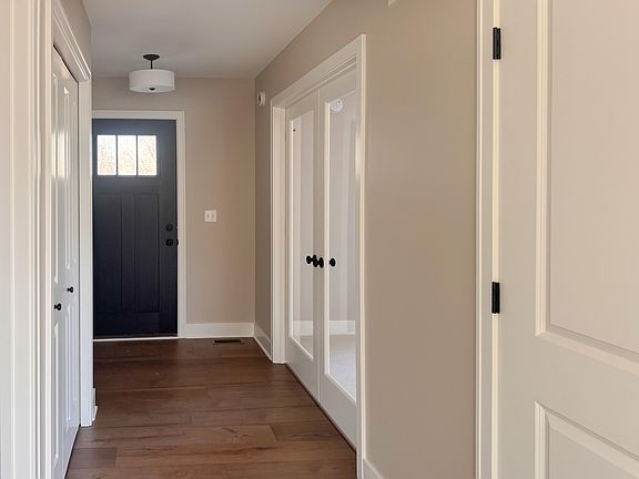 3rd image of 1266 W Lakewood Blvd #C