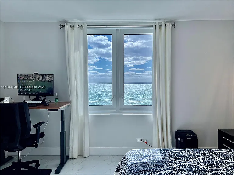 2301 Collins Ave #810 — Photo 19