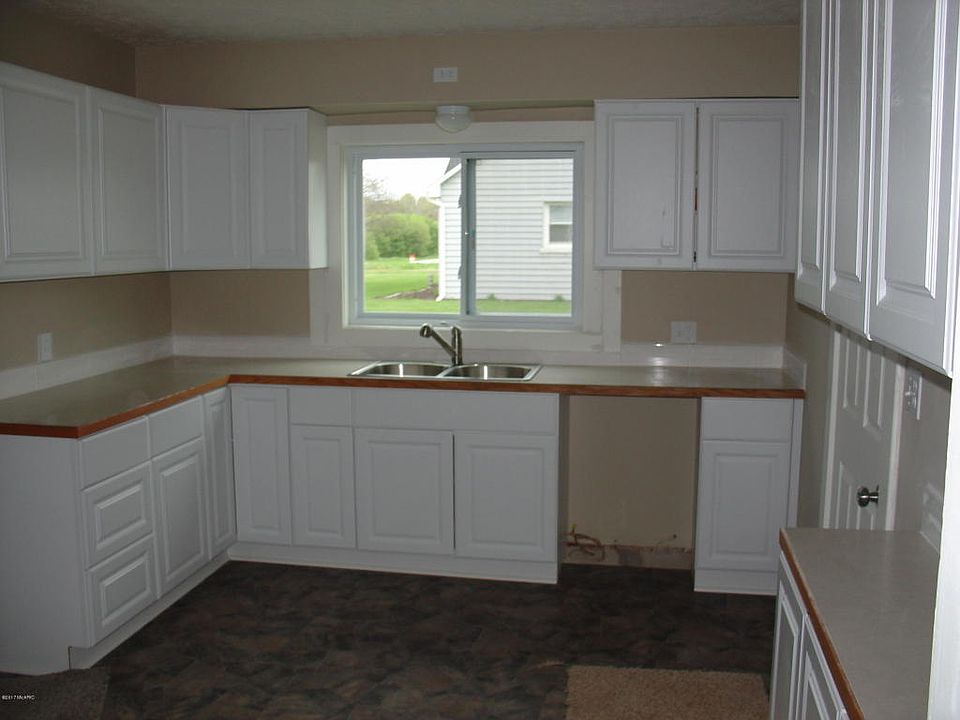 1st image of 3570 100th St SE
