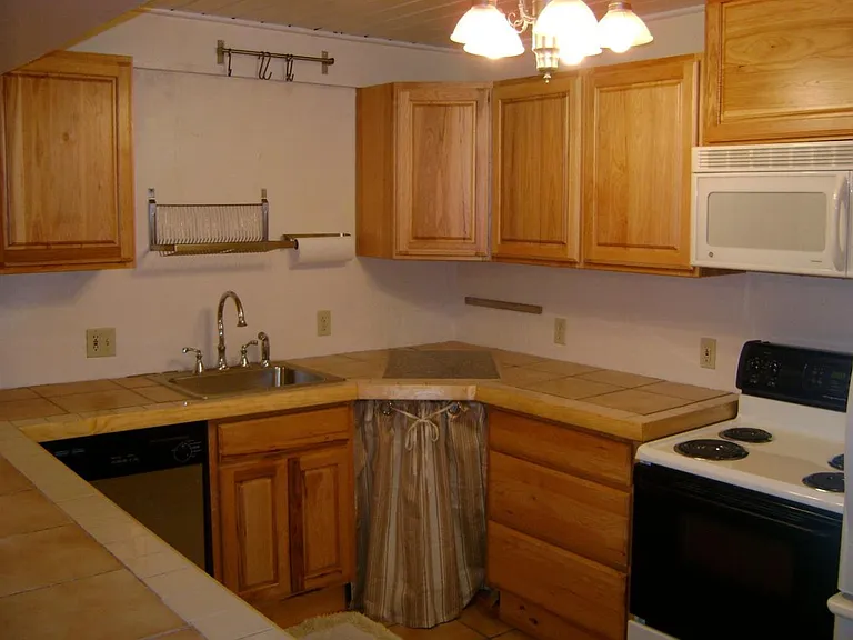 416 E Magnolia Dr — Photo 4