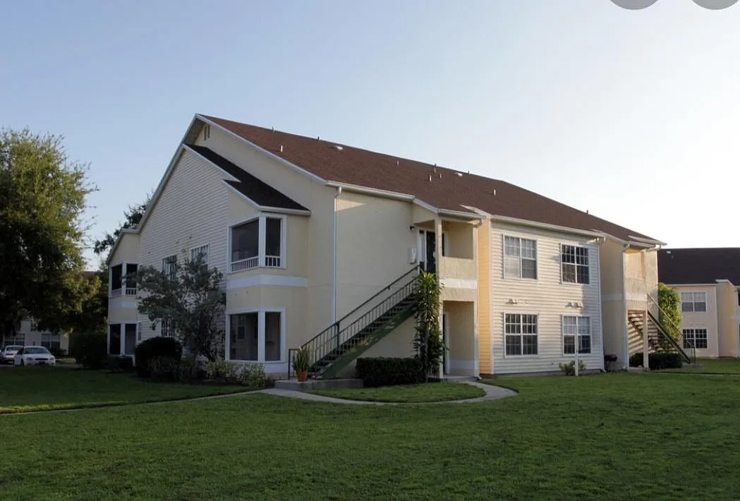 2 bed, 981 sqft, $1,700 — Photo 1
