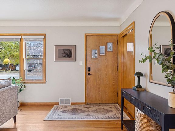 5th image of 1154 Ottawa Ave