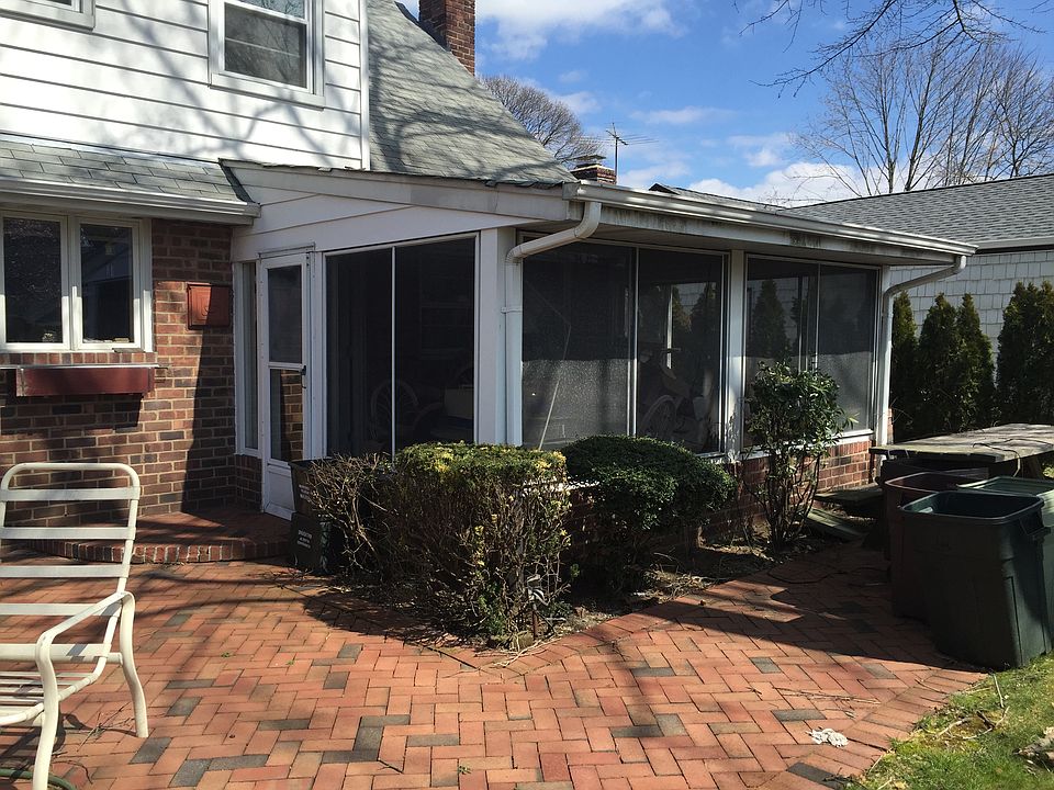 2nd image of 47 Linden St