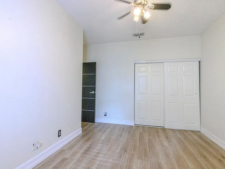 4082 Trenton Ave — Photo 20