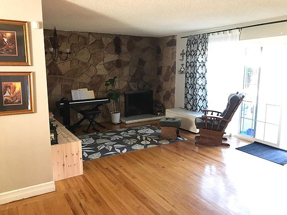 3rd image of 716 Rockwood Dr