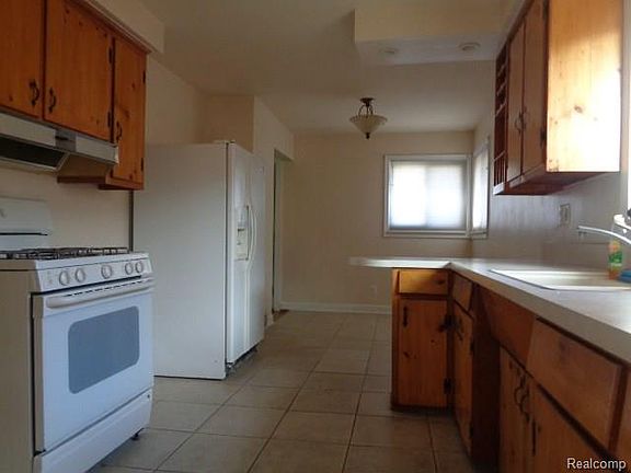 4th image of 3922 McKinley St