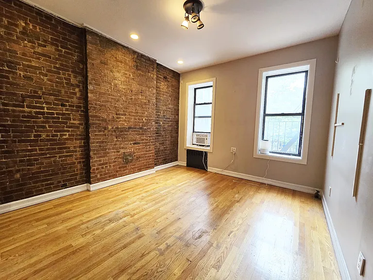 416 W 25th St #2FW — Photo 1