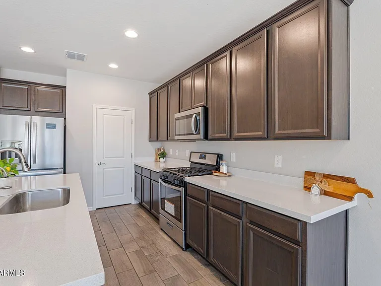 8828 S 167th Ln — Photo 3